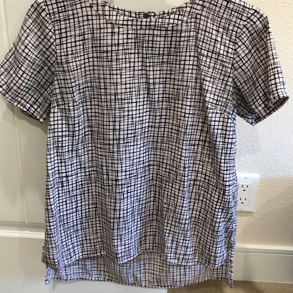 Short sleeved blouse